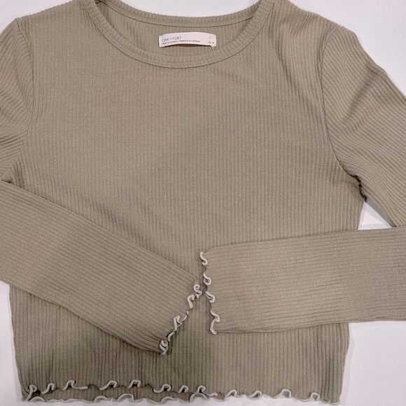 Oak + Fort ribbed cropped tee with ruffles - Picture 1 of 4